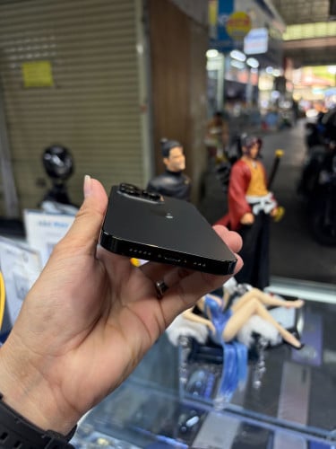 Iphone14Pro LL 128G ប្រើESIM ម៉ាសុីនស្រុីនឆ្លាស អត់ស្គេន