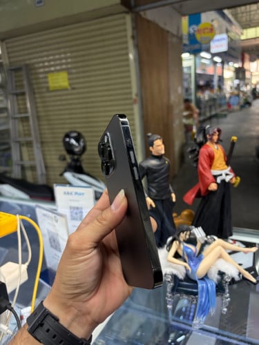 Iphone14Pro LL 128G ប្រើESIM ម៉ាសុីនស្រុីនឆ្លាស អត់ស្គេន