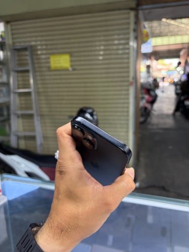 Iphone15 256G CH sim2 ម៉ាសុីនអេក្រង់ស្រុីន ឆ្លាសម៉ាសុីន