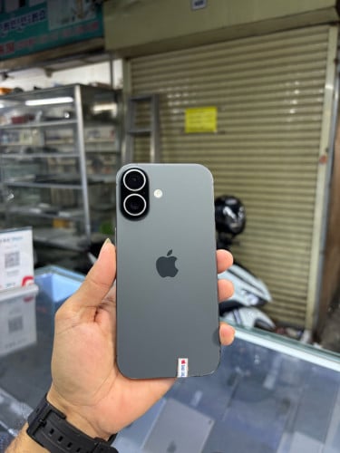 Iphone17 256G CH sim2 ម៉ាសុីនអេក្រង់ស្រុីន ដូរCamrea ស្ទើរតួរៗតិច