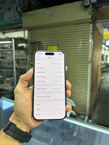 Iphone17 256G CH sim2 ម៉ាសុីនអេក្រង់ស្រុីន ដូរCamrea ស្ទើរតួរៗតិច