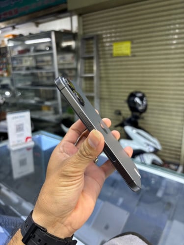 Iphone17 256G CH sim2 ម៉ាសុីនអេក្រង់ស្រុីន ដូរCamrea ស្ទើរតួរៗតិច