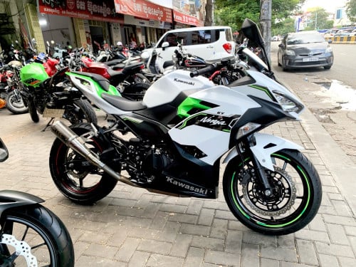 Kawasaki ninja 250 2021 99%