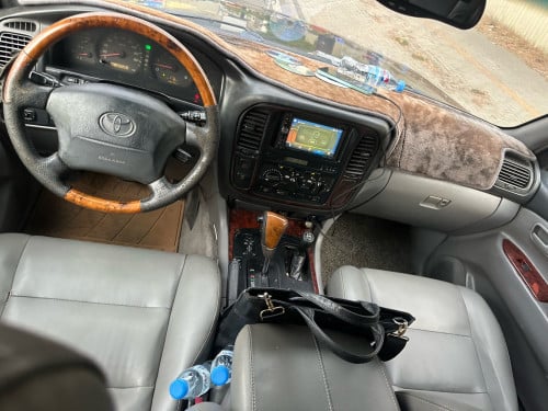 LAND CRUISER 98 ម៉ាស៊ូតសុិនធំ24ហ្វាលថ្មី 11800$ចចារ