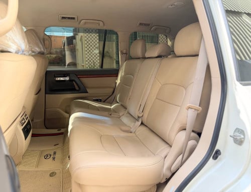 Landcriuser GXR V8 2015 Arab Diesel ម៉ាស៊ូត