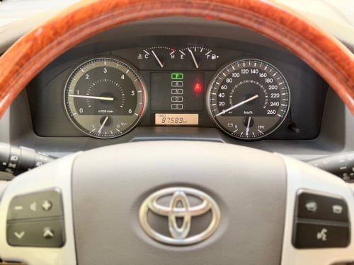 Landcriuser GXR V8 2015 Arab Diesel ម៉ាស៊ូត