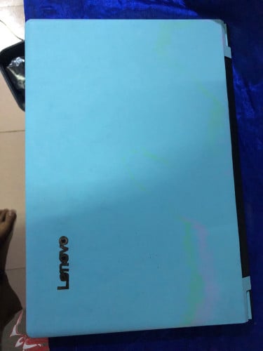 Laptop Lenovo មួយទឹក