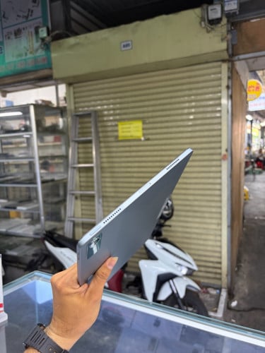 Lenovo pad pro12.7inh 256G Ram8G សានុំស្រុីន 99% ខេសស្រុីន