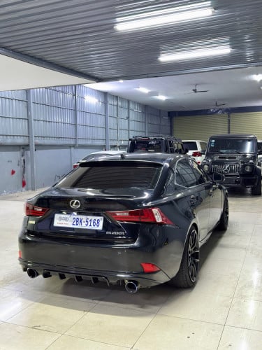 Lexus IS200T 2016 F-Sport