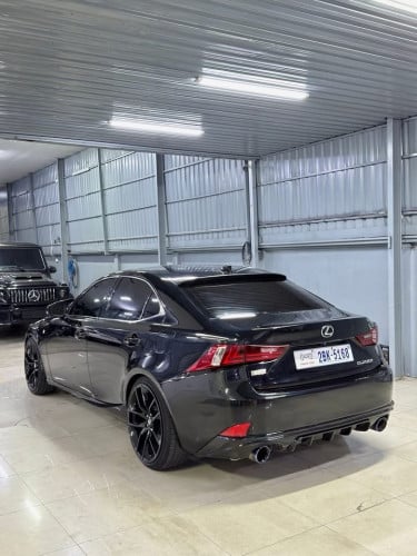 Lexus IS200T 2016 F-Sport For Sale. ពណ៍ : ខ្មៅ/ឈឺរឺ 🍒ម៉ាសុីន : សាំង , 2.0L ,V4. Turbo (សុីសាំងតិច)