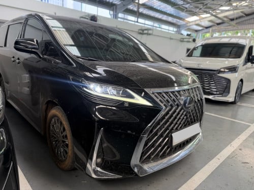 Lexus LM300H 2021 4 Seat VIP black