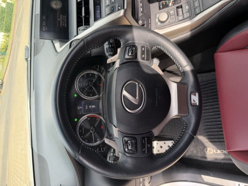 Lexus NX200t F Sport 2015 3ប៊ូតុង ក្នុង cherry ពណ៌ស $34,500 ចរចារ