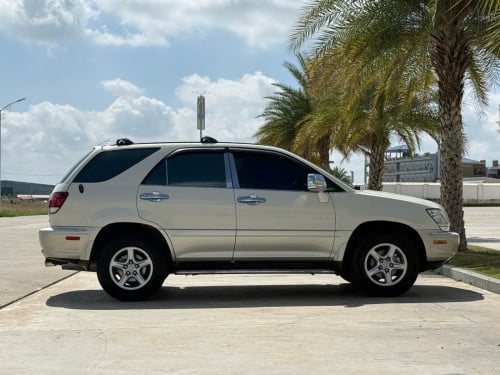 Lexus RX300 P2 99