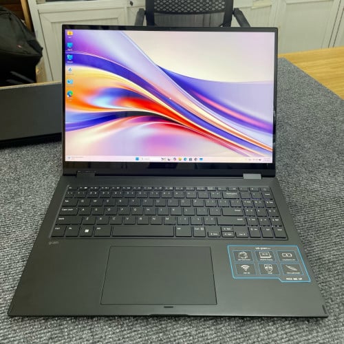 LG gram 2 in 1 ឆ្នាំផលិត​ 2022 (Great A)💞❤️️