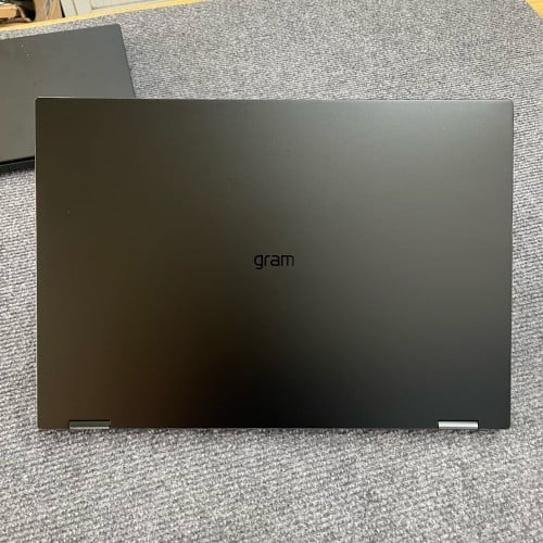 LG gram 2 in 1 ឆ្នាំផលិត​ 2022 (Great A)💞❤️️