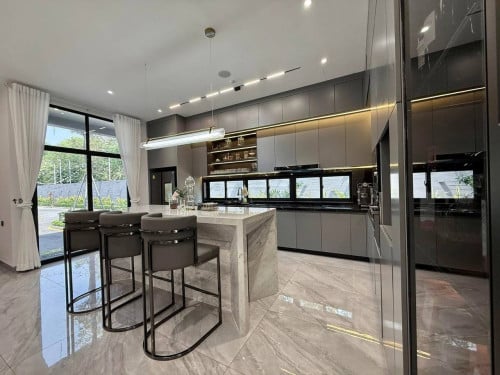 Luxury big Villa with pool for Rent