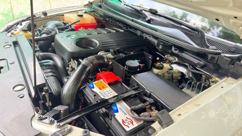 Mazda ឆ្វេងសុិនម៉ាសុិនធំ3.2 auto capita (4*4)