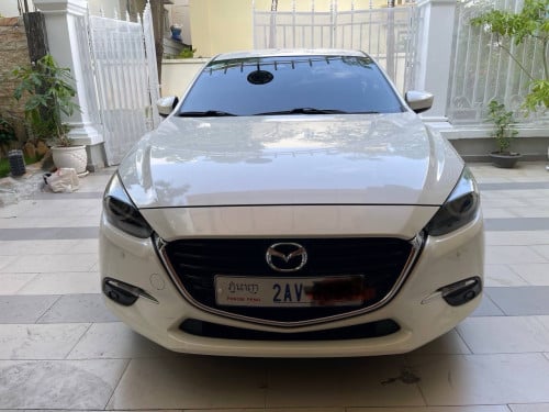Mazda 3 ស៊េរីឆ្នាំ 2019 ឡានស្អាត  ផ្លាកលេខភ្នំពេញ