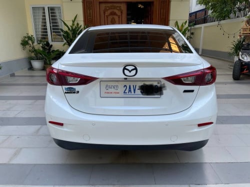 Mazda 3 ស៊េរីឆ្នាំ 2019 ឡានស្អាត  ផ្លាកលេខភ្នំពេញ