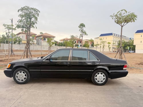 Mercedes S320 AMG តួវែង សំណុំសុីន ក្នុងលឿង ម្ចាស់ផ្ទាល់