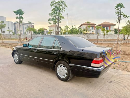 Mercedes S320 AMG តួវែង សំណុំសុីន ក្នុងលឿង ម្ចាស់ផ្ទាល់