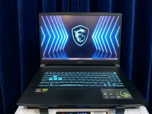 MSI Bravo 17 Ryzen7 7735HS RTX 4060