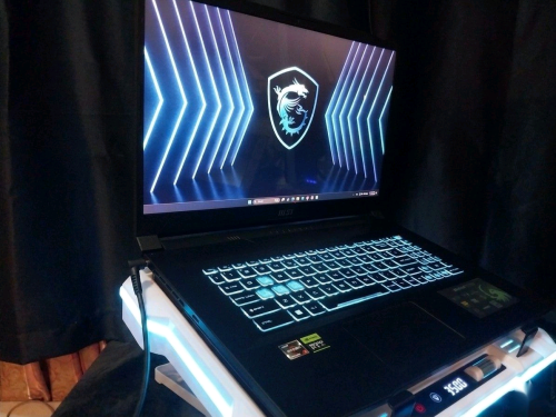 MSI Bravo 17 Ryzen7 7735HS RTX 4060