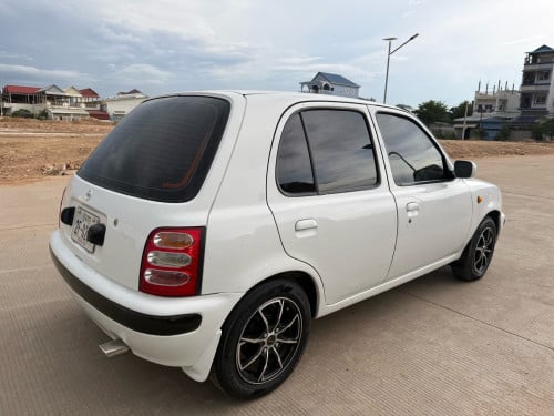 Nissan March 1995 ស្តាំតុបតែងហើយស្អាតឯកសារគ្រប់