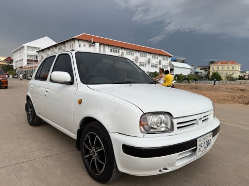 Nissan March 1995 ស្តាំតុបតែងហើយស្អាតឯកសារគ្រប់