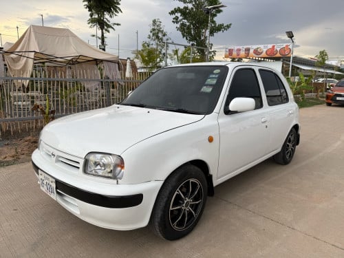 Nissan March 1995 ស្តាំតុបតែងហើយស្អាតឯកសារគ្រប់