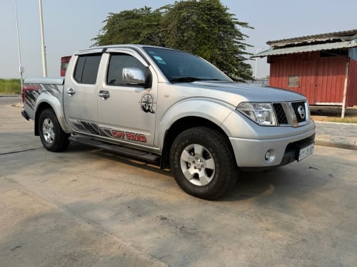 Nissan Navara ឆ្នាំ011 ម៉ាស៊ូត អូតូ ប៉ុង2 ប្រភេទ ក្រុមហ៊ុន ឆ្វេងស្រុីន