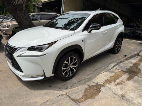 NX 200T ឆ្នាំ​016​ Fsport គុជ3 ក្នុង​ឈរី​ បេតុង​4​ ប៉ុង​1​ ធានា​ឡាន​ស្អាត​នៅ​ថ្មី​ទឹក​ថ្នាំ​​មួយ​