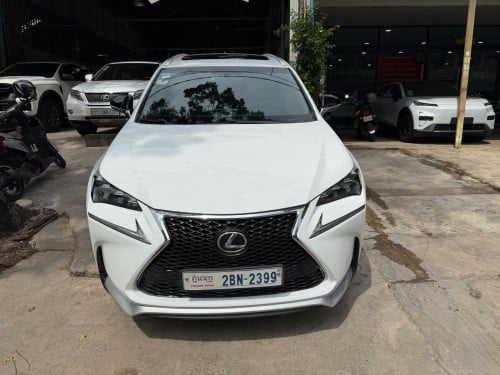 NX 200T ឆ្នាំ​016​ Fsport គុជ3 ក្នុង​ឈរី​ បេតុង​4​ ប៉ុង​1​ ធានា​ឡាន​ស្អាត​នៅ​ថ្មី​ទឹក​ថ្នាំ​​មួយ​