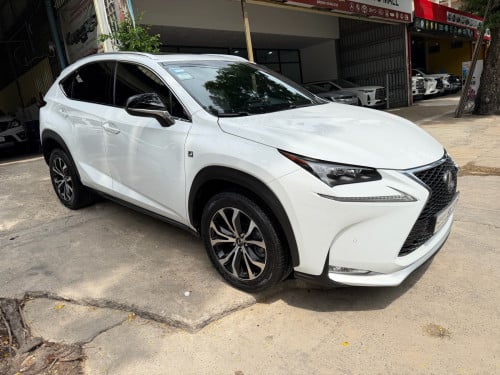 NX 200T ឆ្នាំ​016​ Fsport គុជ3 ក្នុង​ឈរី​ បេតុង​4​ ប៉ុង​1​ ធានា​ឡាន​ស្អាត​នៅ​ថ្មី​ទឹក​ថ្នាំ​​មួយ​