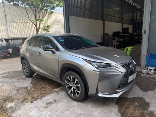 Nx 200t 2016 Luxury បេតុង5 ប៉ុង2 តម្លៃស្មើរ 330🤩