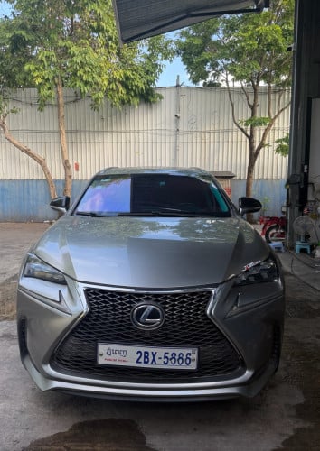 Nx 200t 2016 Luxury បេតុង5 ប៉ុង2 តម្លៃស្មើរ 330🤩