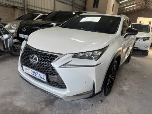 Nx200T 015 Fsport 5បូតុង​ ពណ៌​សកាំម៉ៃ​ ក្នុងChery ម្ចាស់ដេីម​