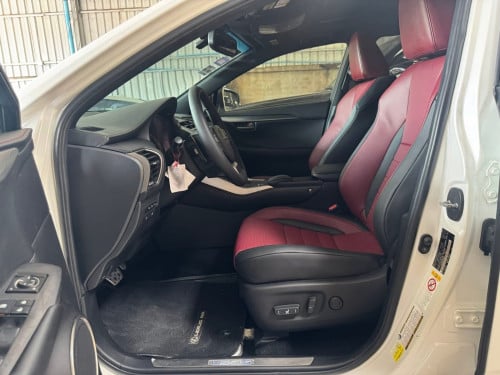 Nx200T 015 Fsport 5បូតុង​ ពណ៌​សកាំម៉ៃ​ ក្នុងChery ម្ចាស់ដេីម​