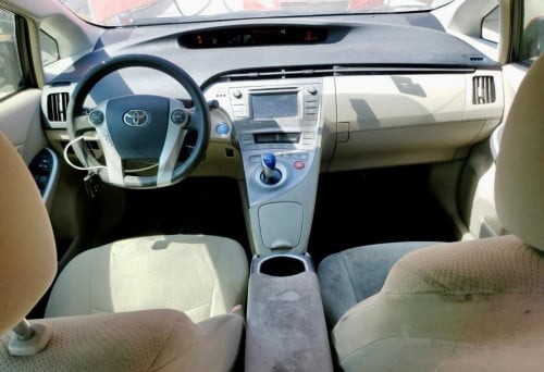 Prius 013 option 3ក្នុងលឿងអាចរំលស់បាន25ខេត្តក្រុង❤️99535361 តេលេក្រាម✅070535361