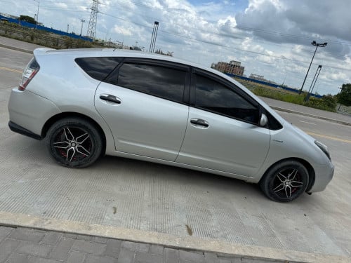 Prius 05 Full options ផ្លាកលេខភ្នំពេញ 2 -BI