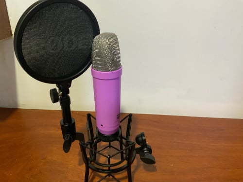 RØDE NT1 Signature Series Condenser Microphone (Pink) - Mint Condition Studio Bundle
