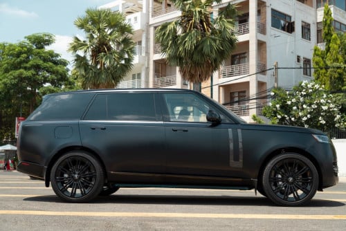 Range Rover Matte Black