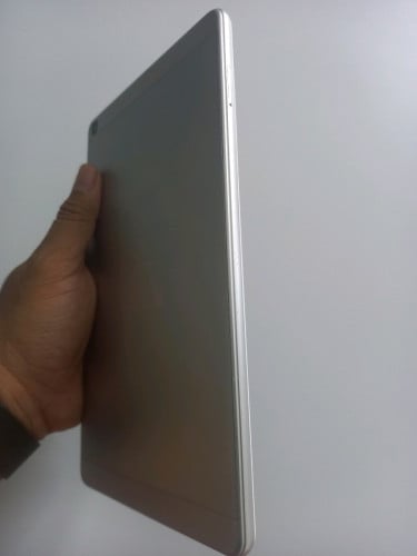 Samsung Tap A 9" 35$ ចចារ ប៉ោងថ្មបន្តិច ប្រើបានធម្មតា