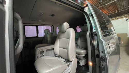 Starex CVX 2012