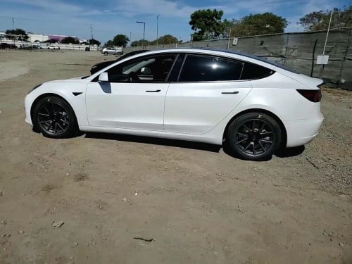 Tesla model 3 2021 long range AWD