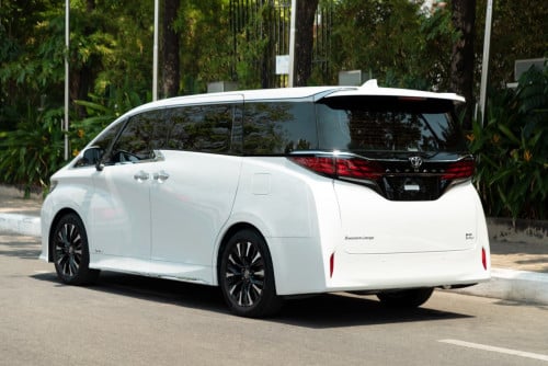 Toyota Alphard 2024