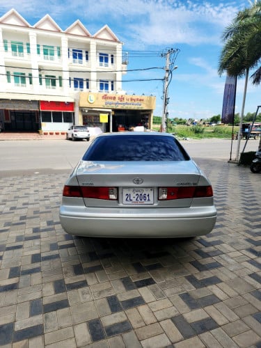 Toyota Camry LE 2000