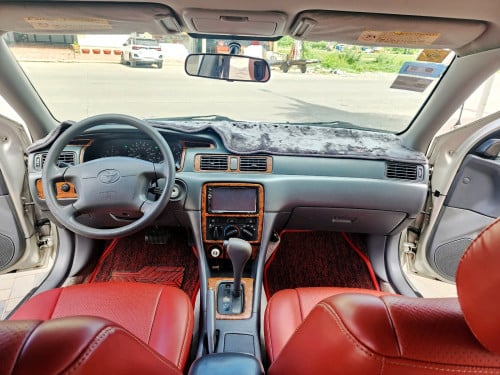 Toyota Camry LE 2000