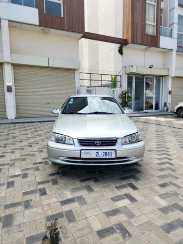 Toyota Camry LE 2000