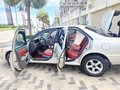 Toyota Camry LE 2000